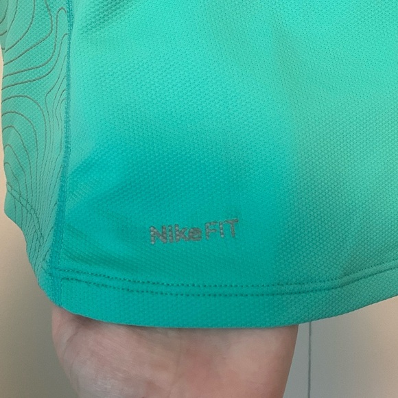 Nike Fit Dry Mint Green Mesh Sides Tank Top Size Medium - Picture 3 of 7